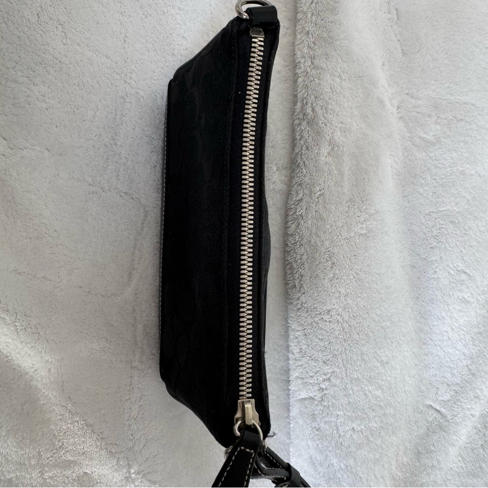Black Vintage Y2K Coach Handbag - Model 6094 - Picture 11 of 13